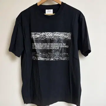 Calvin Klein Jeans 프린트 티셔츠 M 사이즈 블랙