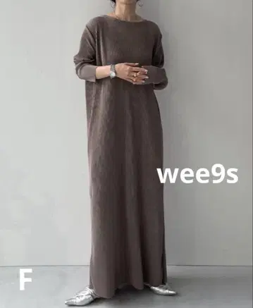 wee9s 슈퍼 스트레치 크루넥 플리츠 원피스 베이지