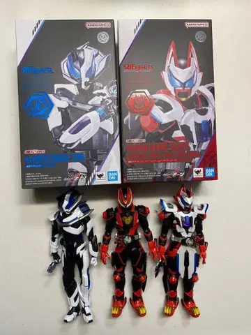 피규아트 가면라이더 기츠 레이저 부스트 폼 & 가면라이더 진