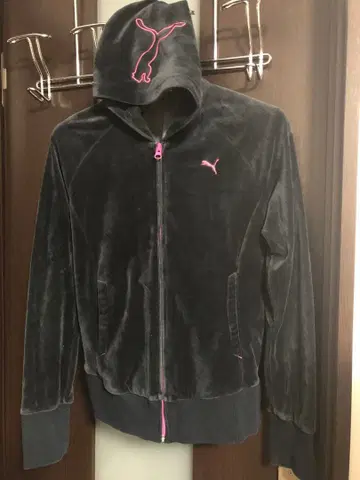 푸마 블랙 벨벳 후드티 후드 부착