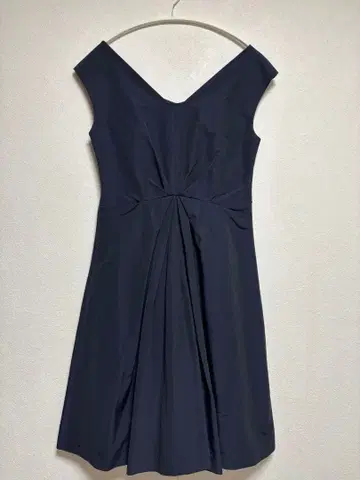 UNITED ARROWS 네이비 슬리브리스 원피스