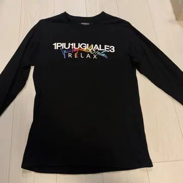 1PIU1UGUALE3 RELAX 블랙 롱 슬리브 티셔츠