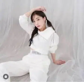 qumerry 큐멜리 레터 테이프 맨투맨 셋업 화이트