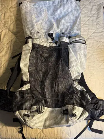 CAYL 메쉬 백팩 화이트/블랙