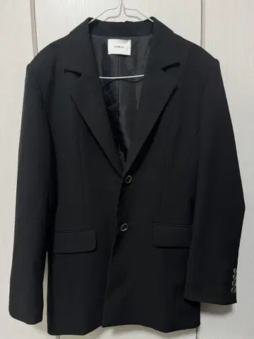 MURUA 블랙 테일러드 자켓