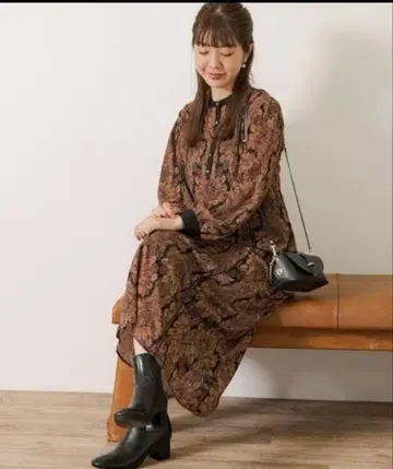 어반 리서치 다마스크 프린트 원피스