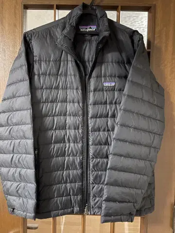 새상품급! patagonia 다운 자켓 M 블랙!