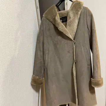 페이크 무스탕 코트