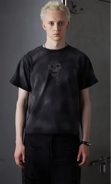 GRANCY 스컬 큐빅 디자인 티셔츠 블랙 S 사이즈