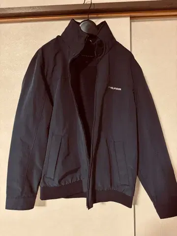 TOMMY HILFIGER 발수 가공 방풍 기능 자켓 네이비 L 사이즈