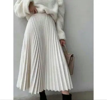 벌스데이 바쉬 아이보리 핑크 플리츠 스커트