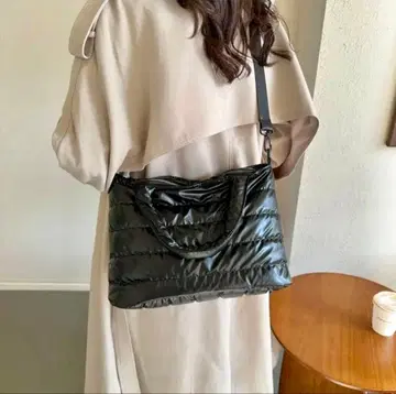 블랙 퀼팅 숄더백