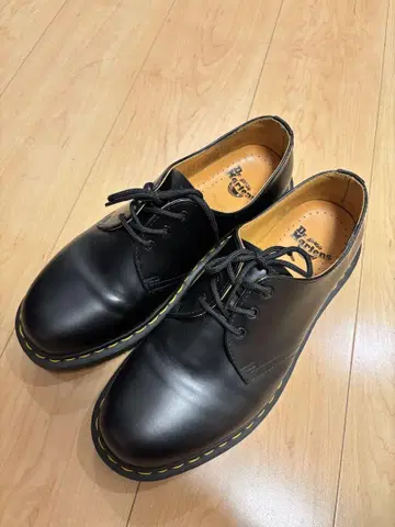 Dr. Martens 블랙 레이스업 슈즈 EU42