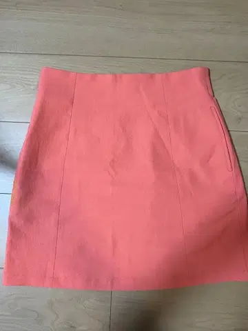 레저렉션 스커트