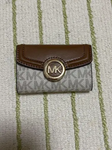 Michael Kors 키케이스 브라운 화이트