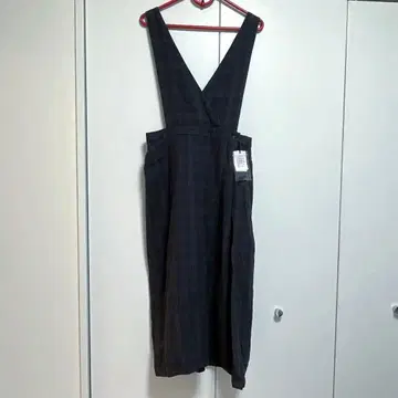 [ 새상품 ] 뷔르데사봉 체크 무늬 오버롤 스커트 다크톤 차콜 그레이