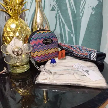 LACOSTE 크림색 머플러와 missoni 파우치 & 타월
