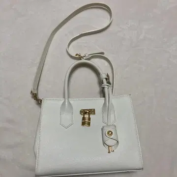 사만다 타바사 화이트 핸드백 숄더백