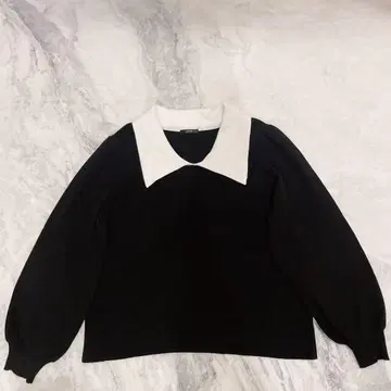 CLETTE 4L 블랙 화이트 니트 스웨터