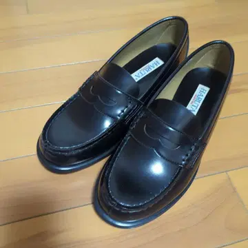 HARUTA 블랙 가죽 로퍼