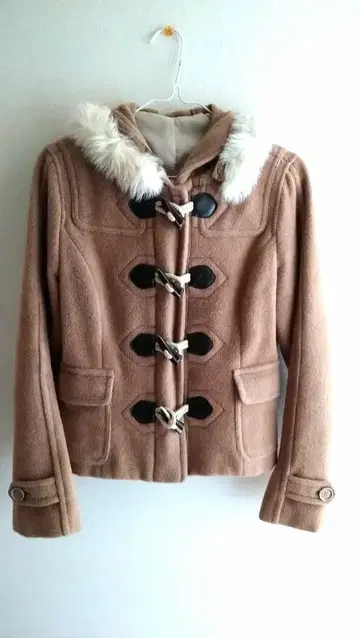 베이지 더플 코트 퍼 포함