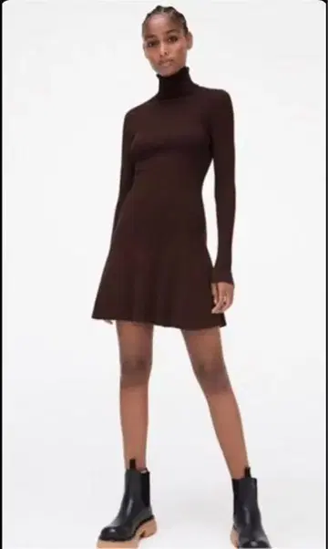 ZARA 터틀넥 리브 니트 원피스 다크 브라운