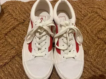 새상품급 중고 Vans style36 화이트/레드 스니커즈