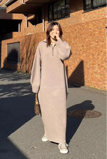 에트레토쿄 하프 지퍼 터틀 니트 원피스