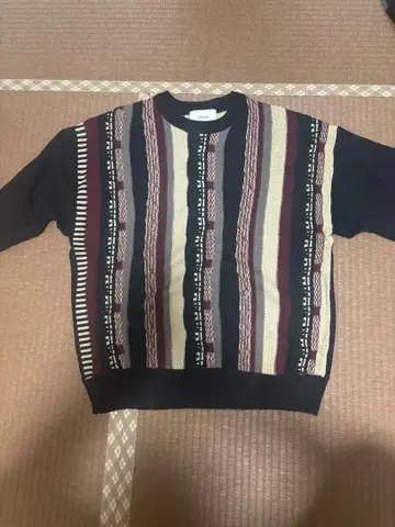 CONFIRM 스트라이프 니트 스웨터 L 사이즈