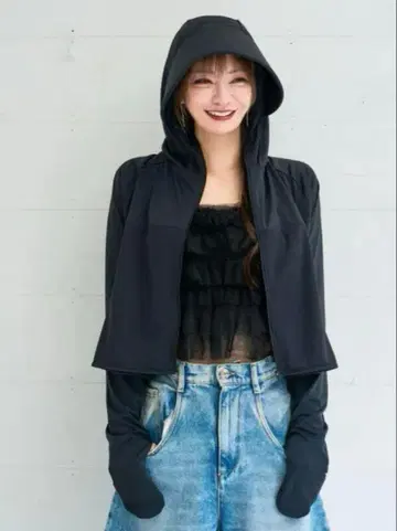 나루세 아이리 님 차광 후드티 시노부 블랙