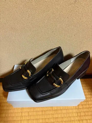 블랙 가죽 로퍼 중간 굽