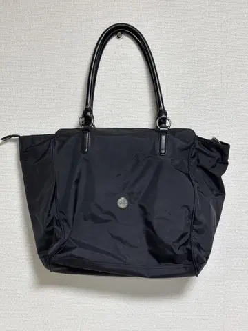 블랙 나일론 토트백 퀼팅 로고