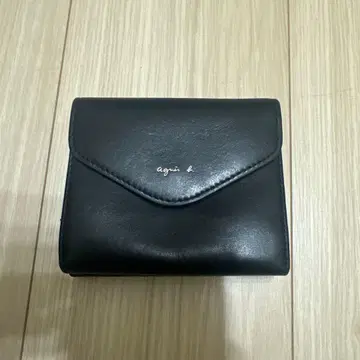 Agnes b 이단 접이식 지갑 (블랙 가죽)