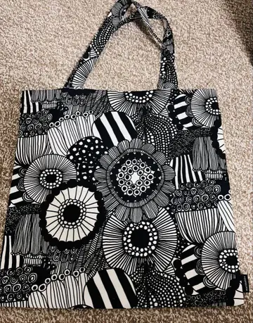 marimekko 흑백 꽃무늬 토트백