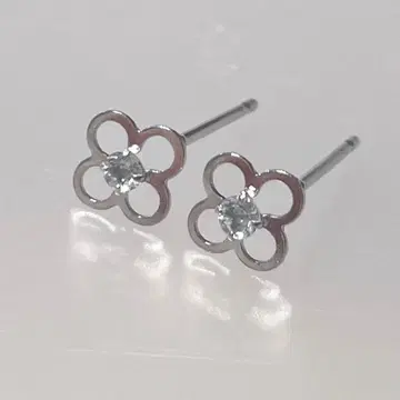 K14WG 꽃 모양 크리스탈 스터드 귀걸이