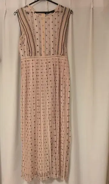 ZARA 롱 원피스 슬리브리스 레이스 도트 플리츠