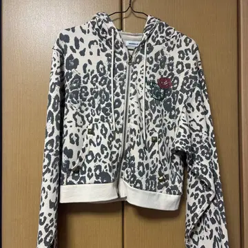 레오파드 크롭 지퍼 후드티