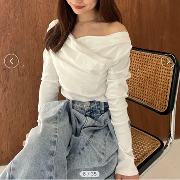 오프숄더 긴팔 상의 화이트 FRAY I.D 프레이아이디