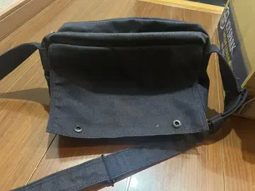 메이비 숄더백