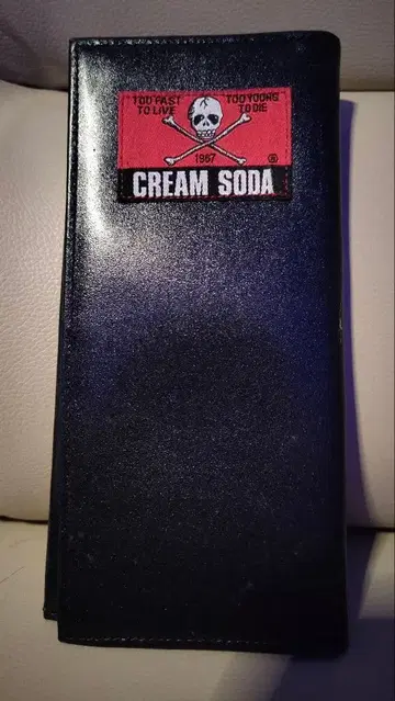 새상품급! CREAM SODA 접이식 지갑 블랙