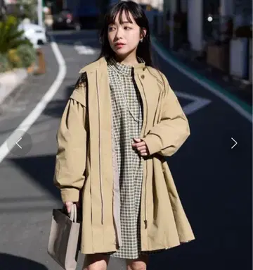 베이지 노카라 코트