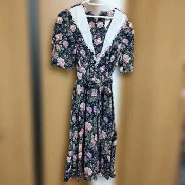 레트로 꽃무늬 원피스