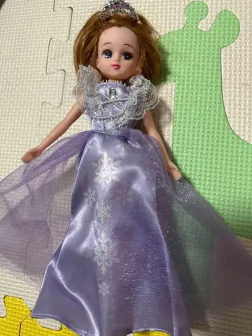 리카짱 인형 보라색 드레스 티아라 포함