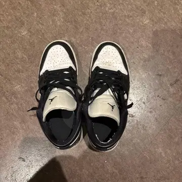 조던 화이트/블랙 스니커즈