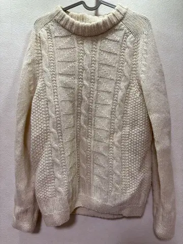 Harley of scotland 화이트 니트