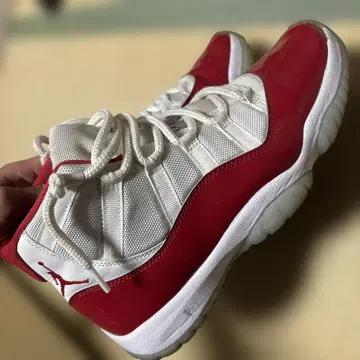 Jordan 11 Retro 레드/화이트