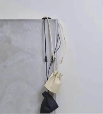 itti Herrie Kinchaku Pouch S 블랙