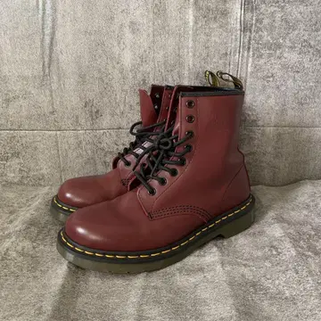 새상품급 닥터마틴 체리 레드 8홀 부츠 여성용
