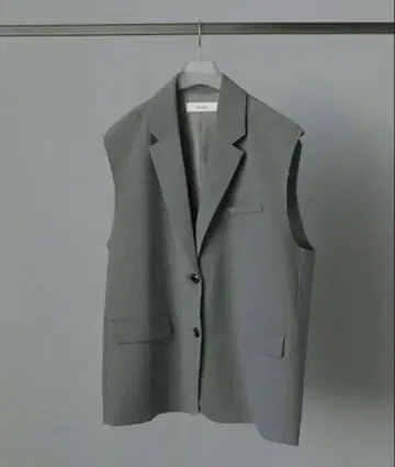 anuke Cutoff Over Vest