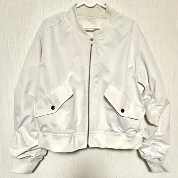 GU 크롭 MA-1 블루종 Q XL 사이즈 점퍼 아이보리